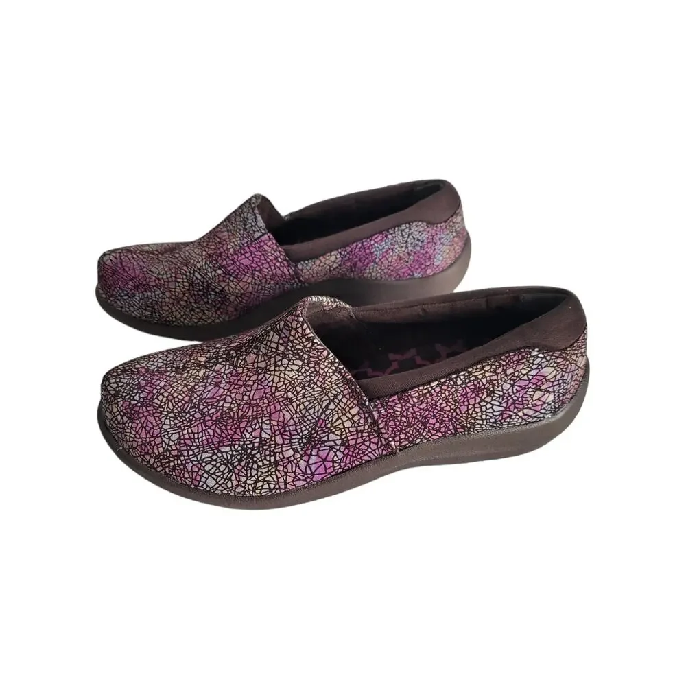 Skechers Women's Relaxed Fit Savor Upscale Slip On Loafer sz. 6.5